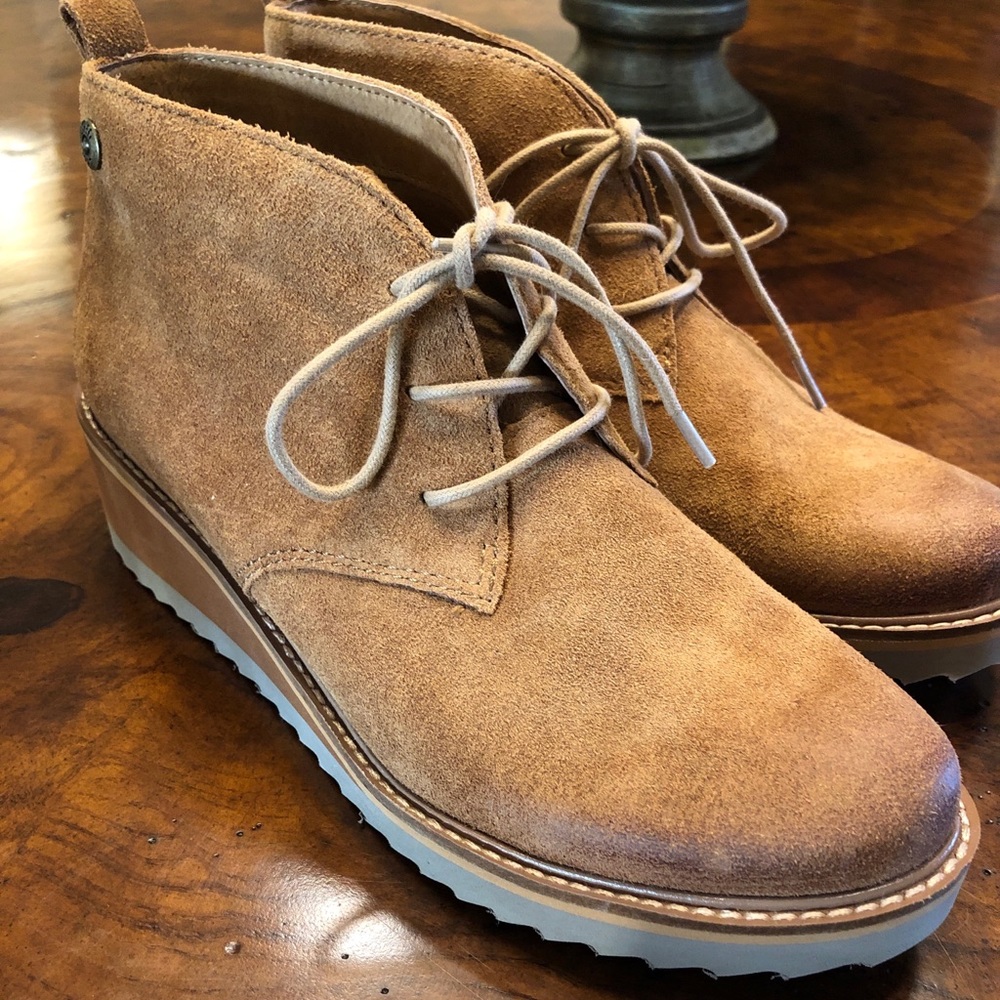 Brand new never worn barns sofft boots